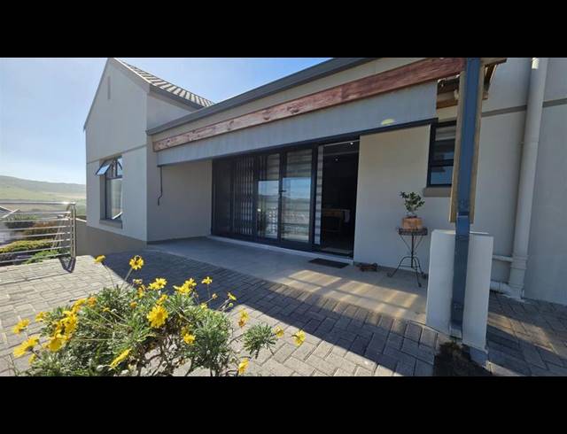 3 BEDROOM HOUSE FOR SALE IN REEBOK